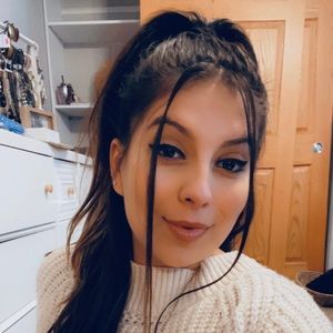 Meet your Posher, Karina